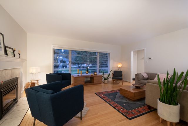 011 at 1310 29th Street, Altamont, West Vancouver