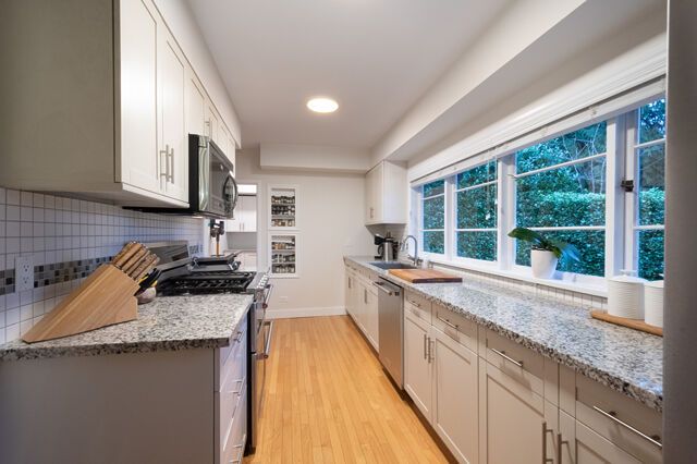 022 at 1310 29th Street, Altamont, West Vancouver