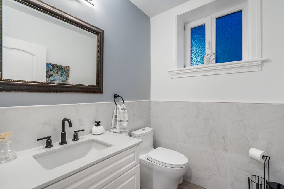 559-east-4th-street-north-vancouver-20 at 559 E 4th Street, Lower Lonsdale, North Vancouver