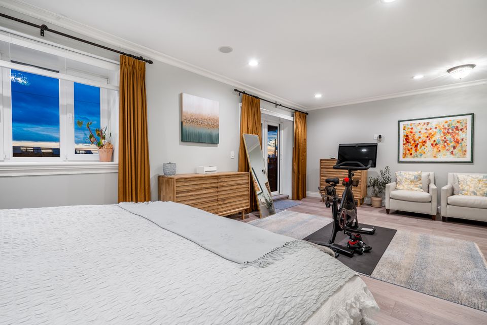 559-east-4th-street-north-vancouver-22 at 559 E 4th Street, Lower Lonsdale, North Vancouver