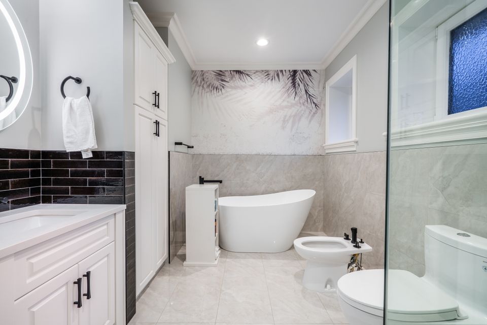 559-east-4th-street-north-vancouver-24 at 559 E 4th Street, Lower Lonsdale, North Vancouver