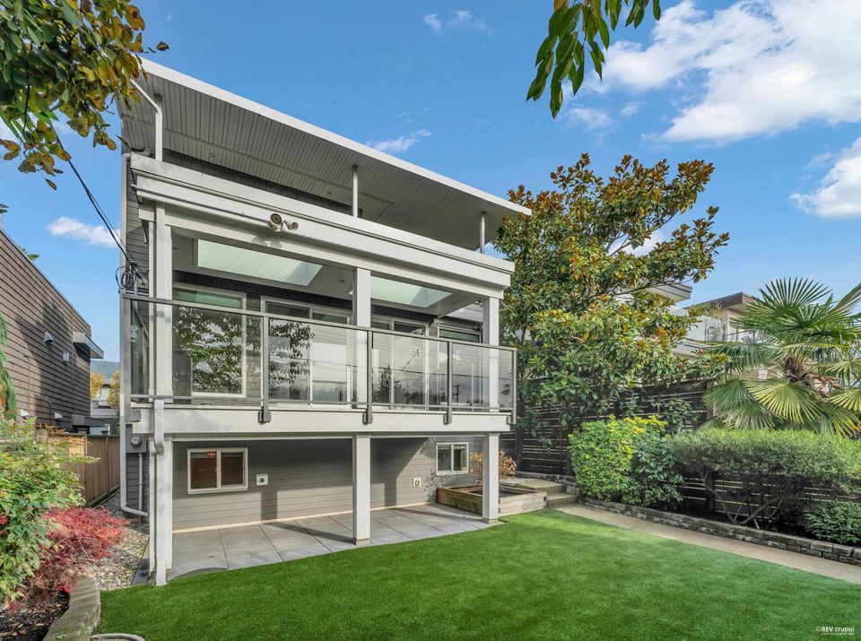 1251-clyde-avenue-ambleside-west-vancouver-02 at 1251 Clyde Avenue, Ambleside, West Vancouver