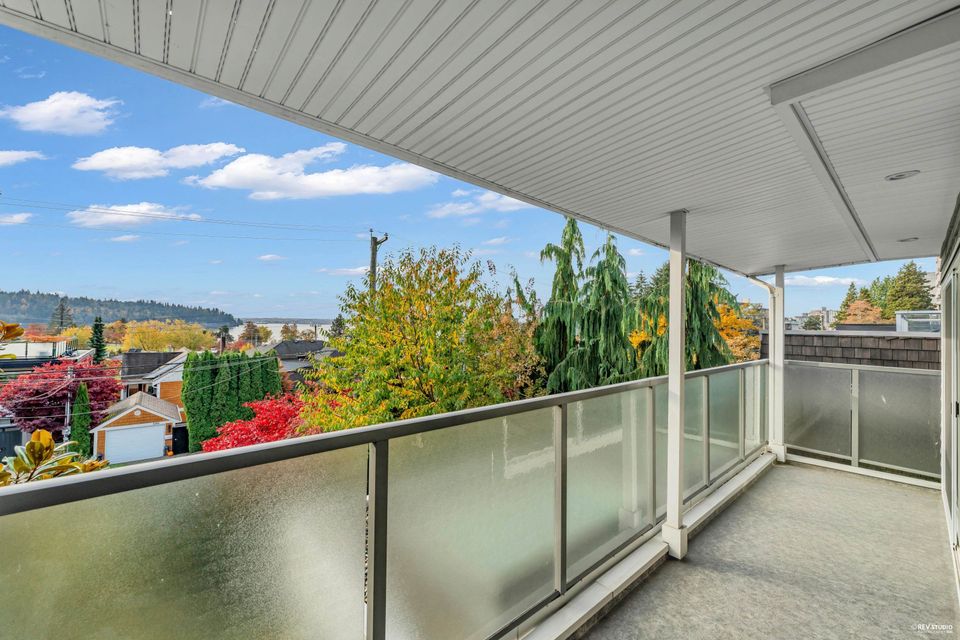 1251-clyde-avenue-ambleside-west-vancouver-36 at 1251 Clyde Avenue, Ambleside, West Vancouver