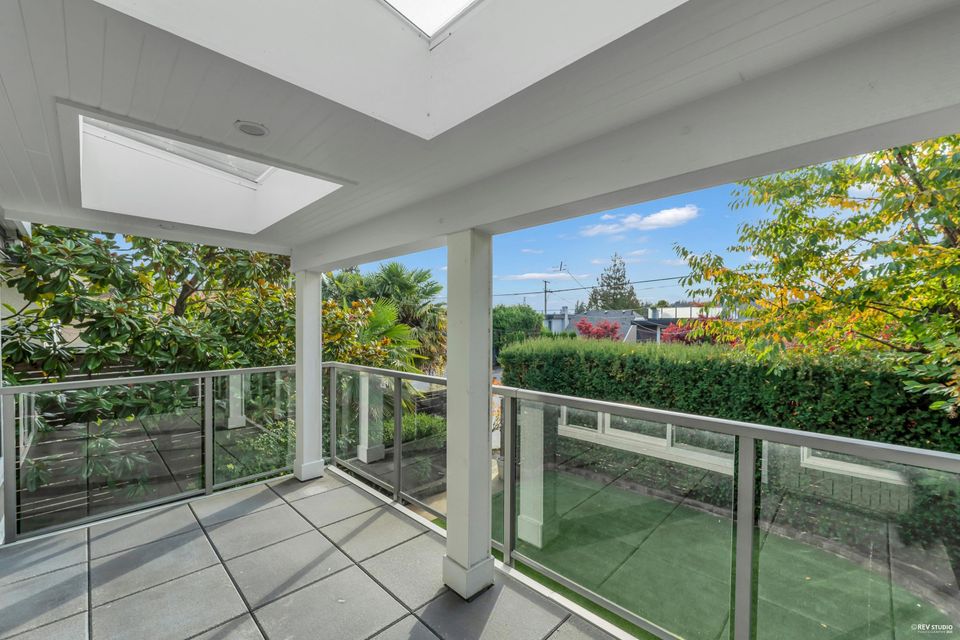 1251-clyde-avenue-ambleside-west-vancouver-37 at 1251 Clyde Avenue, Ambleside, West Vancouver