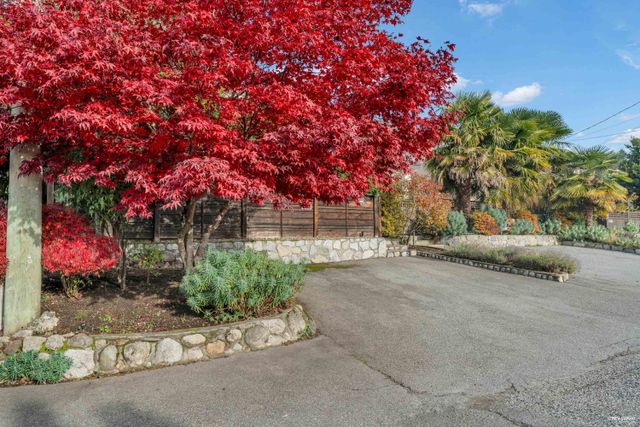 1251-clyde-avenue-ambleside-west-vancouver-03 at 1251 Clyde Avenue, Ambleside, West Vancouver