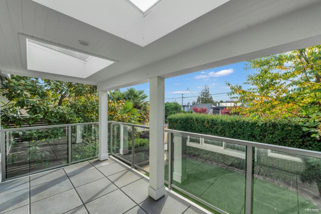 1251-clyde-avenue-ambleside-west-vancouver-37 at 1251 Clyde Avenue, Ambleside, West Vancouver