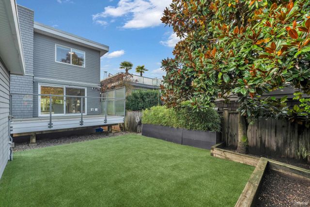 1251-clyde-avenue-ambleside-west-vancouver-39 at 1251 Clyde Avenue, Ambleside, West Vancouver