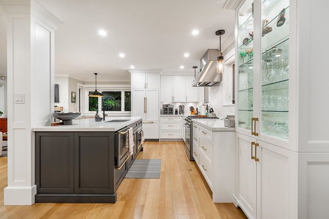 1425-palmerston-avenue-ambleside-west-vancouver-07 at 1425 Palmerston Avenue, Ambleside, West Vancouver