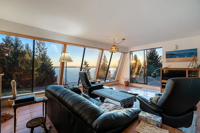 5970-condor-place-eagleridge-west-vancouver-05 at 5970 Condor Place, Eagleridge, West Vancouver