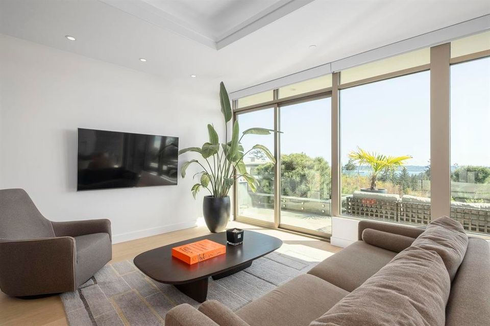 263105333-13801d16-c489-48ba-9c0f-32e19debb102 at 4987 Meadfeild Wynd, Caulfeild, West Vancouver