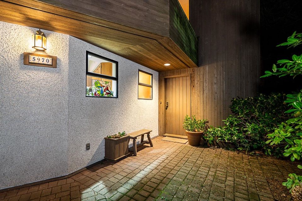 5970-condor-place-eagleridge-west-vancouver-04 at 5970 Condor Place, Eagleridge, West Vancouver