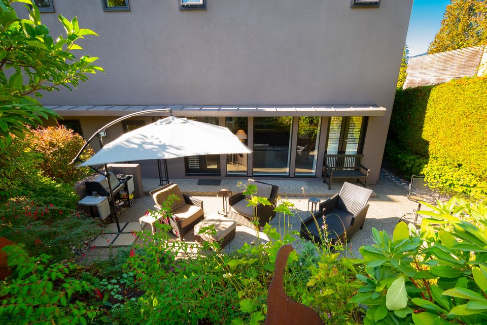 006 at 955 20th Street, Ambleside, West Vancouver