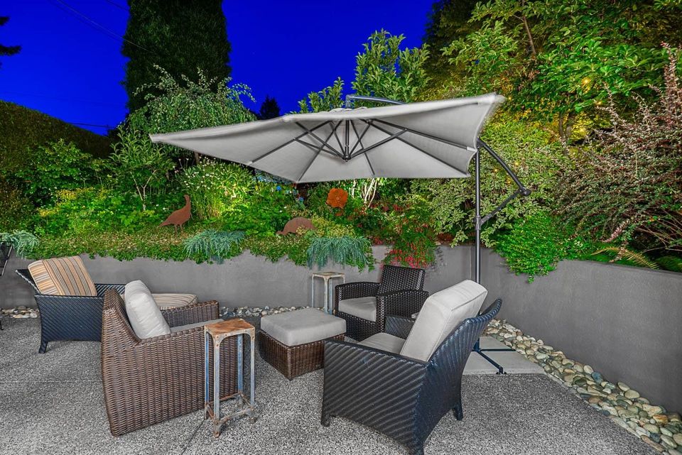 955-20th-street-ambleside-west-vancouver-31 at 955 20th Street, Ambleside, West Vancouver