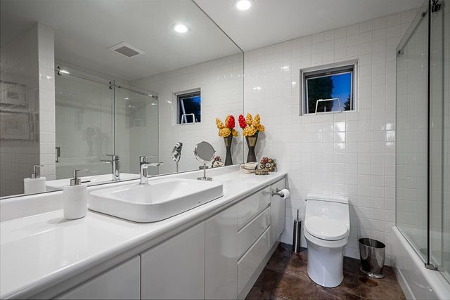 955-20th-street-ambleside-west-vancouver-22 at 955 20th Street, Ambleside, West Vancouver