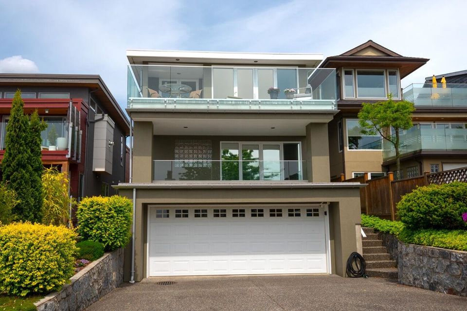 1168-esquimalt-avenue-ambleside-west-vancouver-03 at 1168 Esquimalt Avenue, Ambleside, West Vancouver