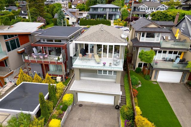 1168-esquimalt-avenue-ambleside-west-vancouver-33 at 1168 Esquimalt Avenue, Ambleside, West Vancouver