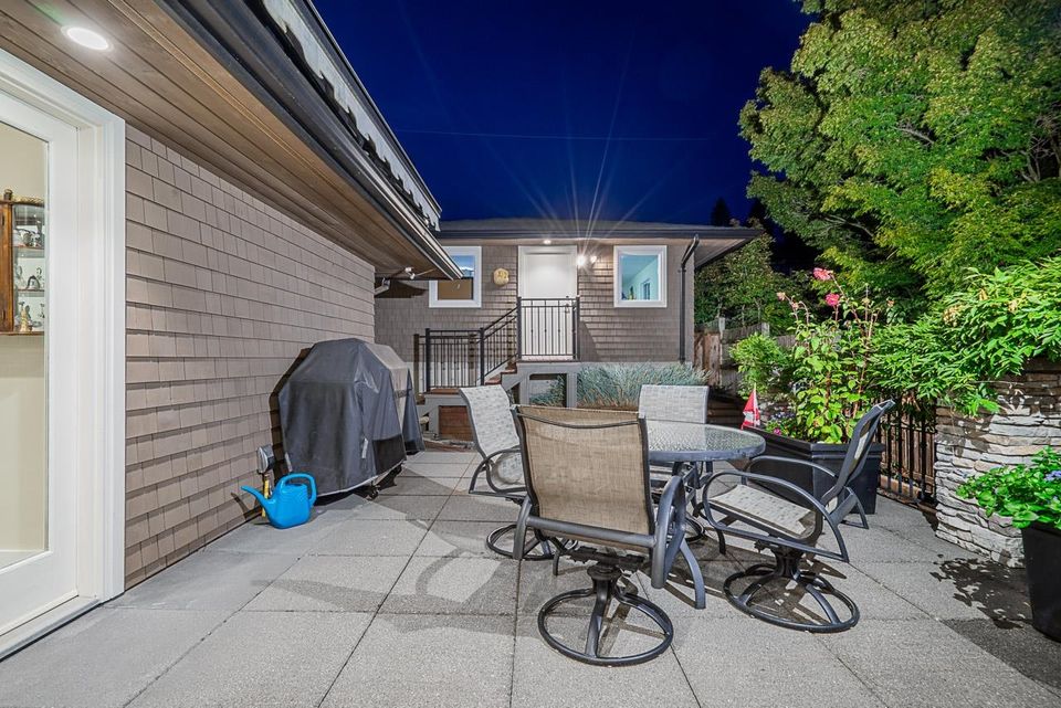 1425-palmerston-avenue-ambleside-west-vancouver-24 at 1425 Palmerston Avenue, Ambleside, West Vancouver