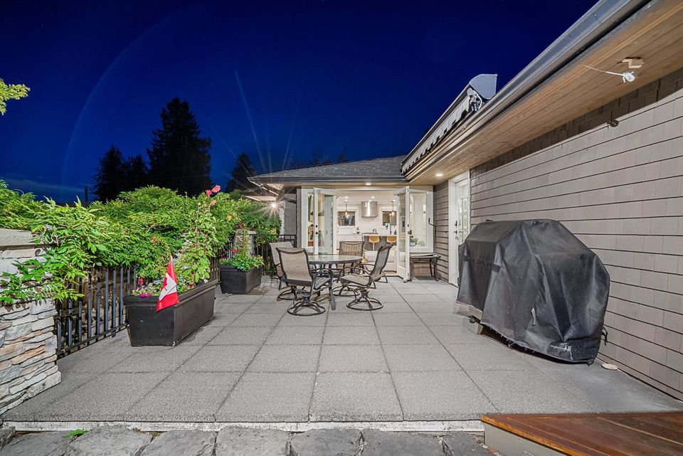 1425-palmerston-avenue-ambleside-west-vancouver-25 at 1425 Palmerston Avenue, Ambleside, West Vancouver