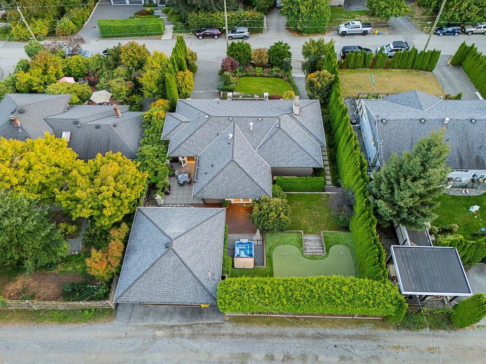 1425-palmerston-avenue-ambleside-west-vancouver-33 at 1425 Palmerston Avenue, Ambleside, West Vancouver