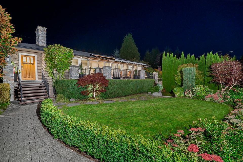 1425-palmerston-avenue-ambleside-west-vancouver-37 at 1425 Palmerston Avenue, Ambleside, West Vancouver
