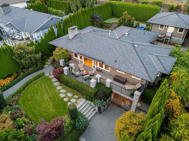 1425-palmerston-avenue-ambleside-west-vancouver-01 at 1425 Palmerston Avenue, Ambleside, West Vancouver