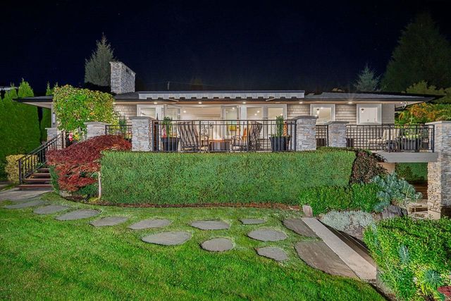 1425-palmerston-avenue-ambleside-west-vancouver-04 at 1425 Palmerston Avenue, Ambleside, West Vancouver
