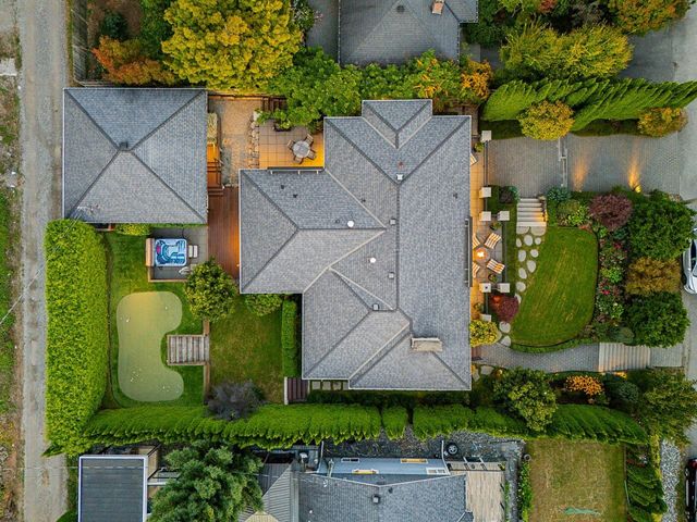 1425-palmerston-avenue-ambleside-west-vancouver-36 at 1425 Palmerston Avenue, Ambleside, West Vancouver