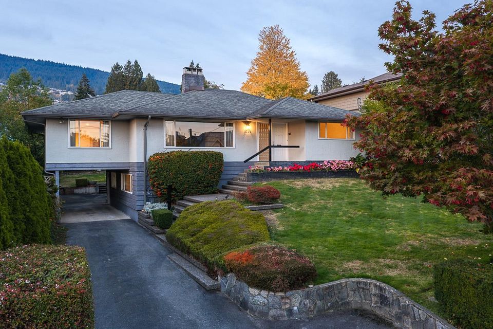 2265-inglewood-avenue-dundarave-west-vancouver-03 at 2265 Inglewood Avenue, Dundarave, West Vancouver
