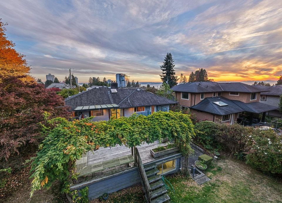 2265-inglewood-avenue-dundarave-west-vancouver-23 at 2265 Inglewood Avenue, Dundarave, West Vancouver
