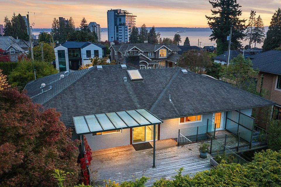 2265-inglewood-avenue-dundarave-west-vancouver-24 at 2265 Inglewood Avenue, Dundarave, West Vancouver