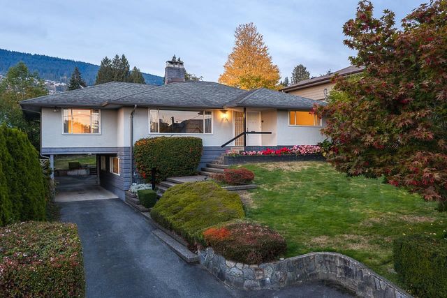 2265-inglewood-avenue-dundarave-west-vancouver-03 at 2265 Inglewood Avenue, Dundarave, West Vancouver