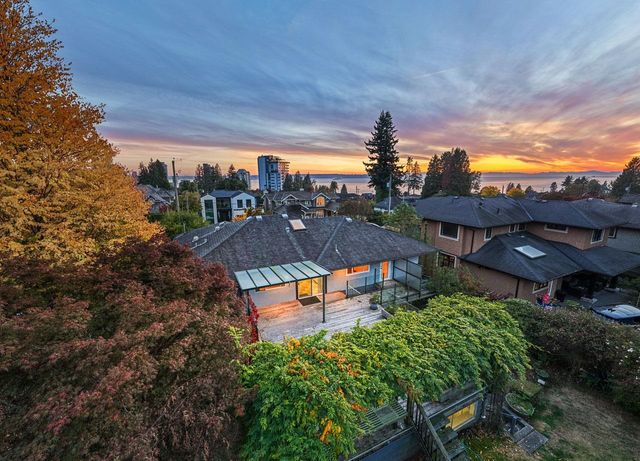 2265-inglewood-avenue-dundarave-west-vancouver-25 at 2265 Inglewood Avenue, Dundarave, West Vancouver