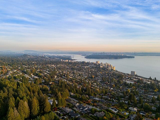 2215-chairlift-road-chelsea-park-west-vancouver-35 at 2215 Chairlift Road, Chelsea Park, West Vancouver