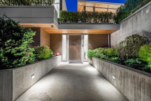 4404-parliament-crescent-forest-hills-nv-north-vancouver-04 at 4404 Parliament Crescent, Forest Hills NV, North Vancouver