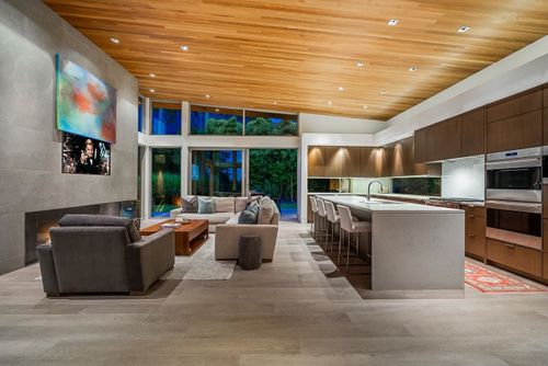 4404-parliament-crescent-forest-hills-nv-north-vancouver-10 at 4404 Parliament Crescent, Forest Hills NV, North Vancouver