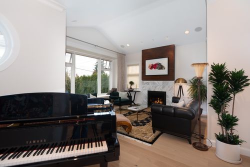 007 at 2303 Kings Avenue, Dundarave, West Vancouver 007 at 2303 Kings Avenue, Dundarave, West Vancouver