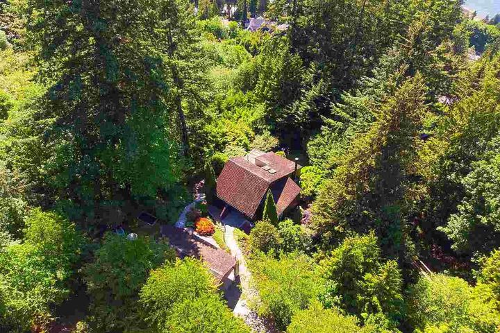 450-mountain-drive-lions-bay-west-vancouver-38 at 450 Mountain Drive, Lions Bay, West Vancouver