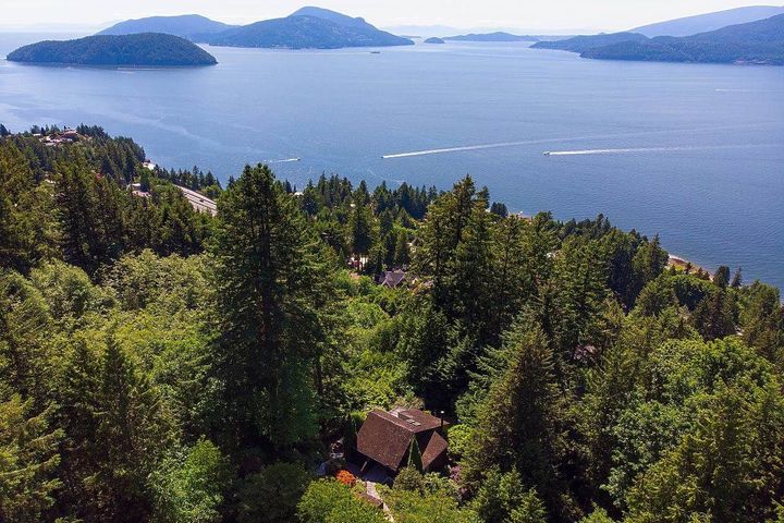 450-mountain-drive-lions-bay-west-vancouver-39 at 450 Mountain Drive, Lions Bay, West Vancouver