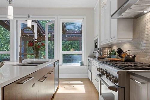 262612091-3 at 3636 Glenview Crescent, Edgemont, North Vancouver