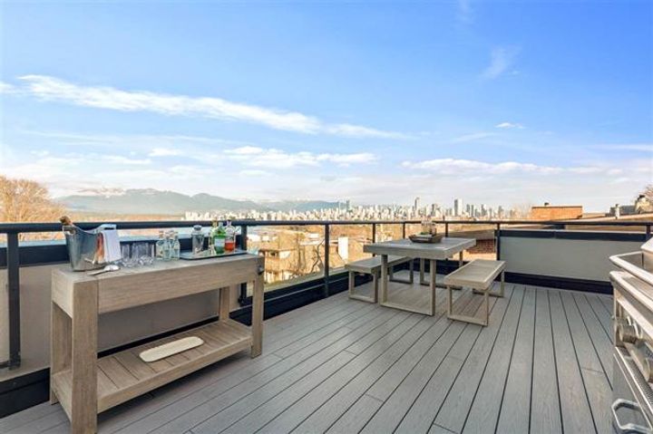 2445-w-1st-patio at 2445 W 1st Avenue, Kitsilano, Vancouver West