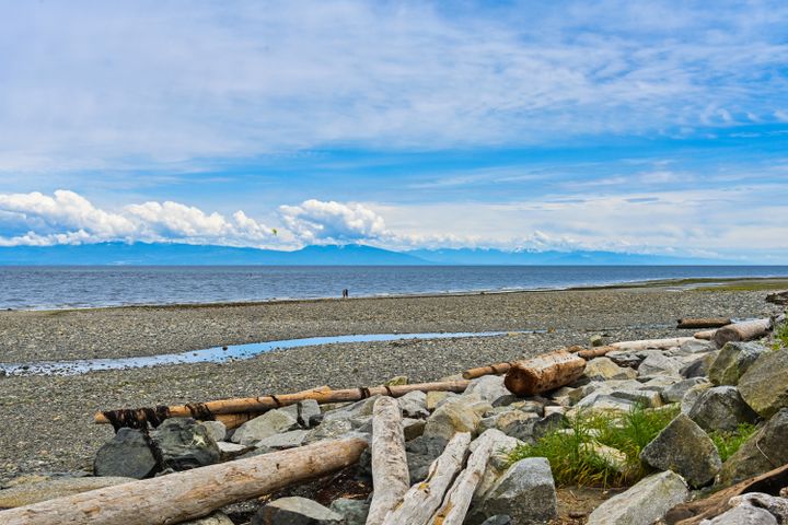 sotheby-folder-1 at 6998 Strait Road