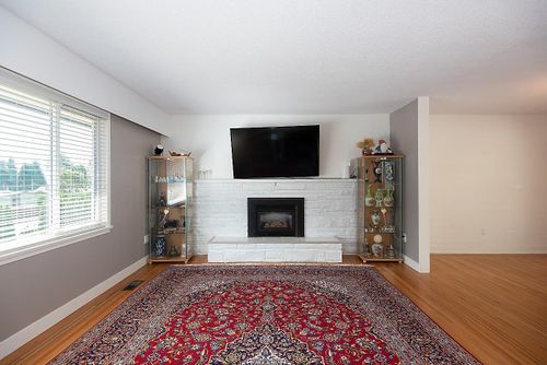 2009-boulevard-crescent-boulevard-north-vancouver-06 at 2009 Boulevard Crescent, Boulevard, North Vancouver 2009-boulevard-crescent-boulevard-north-vancouver-06 at 2009 Boulevard Crescent, Boulevard, North Vancouver