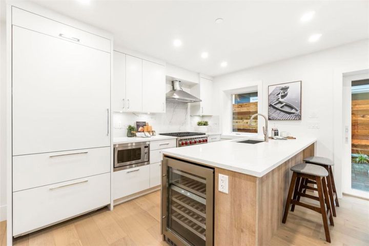 262648340-4 at 229 W 15th Avenue, Mount Pleasant VW, Vancouver West