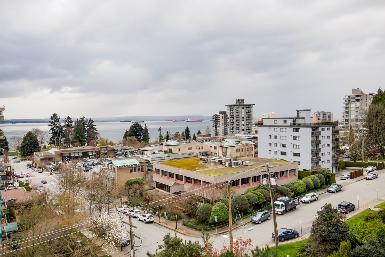 602 - 650  Street, Ambleside, West Vancouver