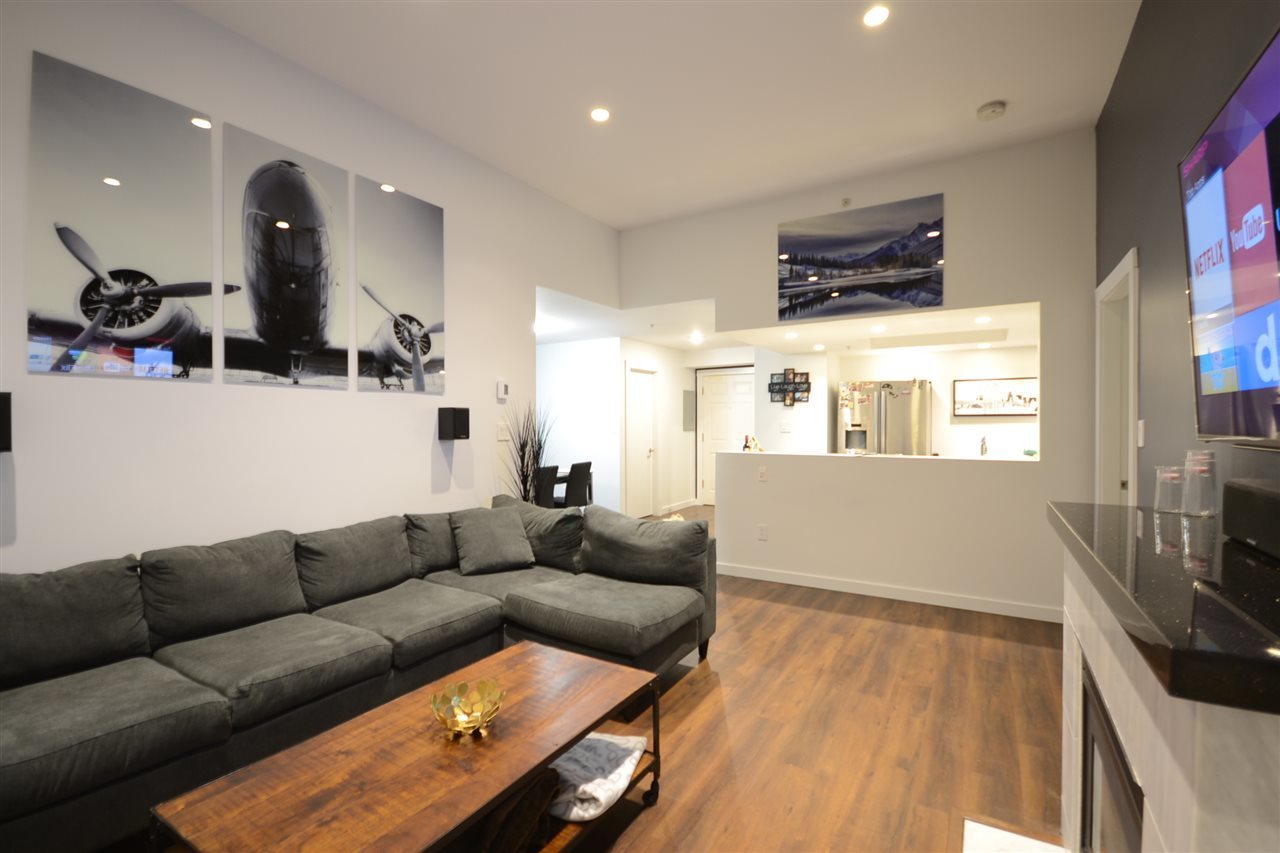 411 - 220  Drive, North Shore Pt Moody, Port Moody