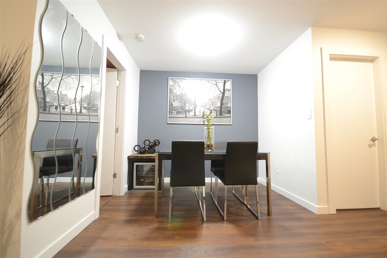 6.jpg at 411 - 220  Drive, North Shore Pt Moody, Port Moody 6.jpg at 411 - 220  Drive, North Shore Pt Moody, Port Moody