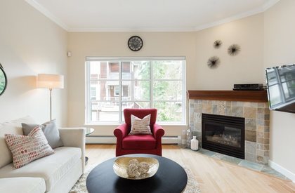 3150-sunnyhurst-road-lynn-valley-north-vancouver-02