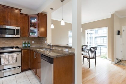 3150-sunnyhurst-road-lynn-valley-north-vancouver-05