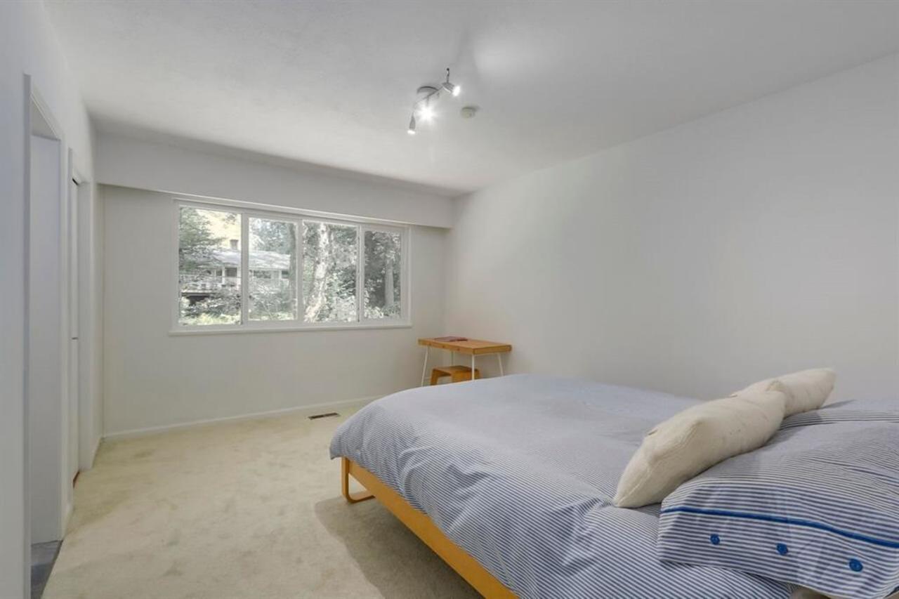 b9 at 2568 Byron Road, Blueridge NV, North Vancouver b9 at 2568 Byron Road, Blueridge NV, North Vancouver