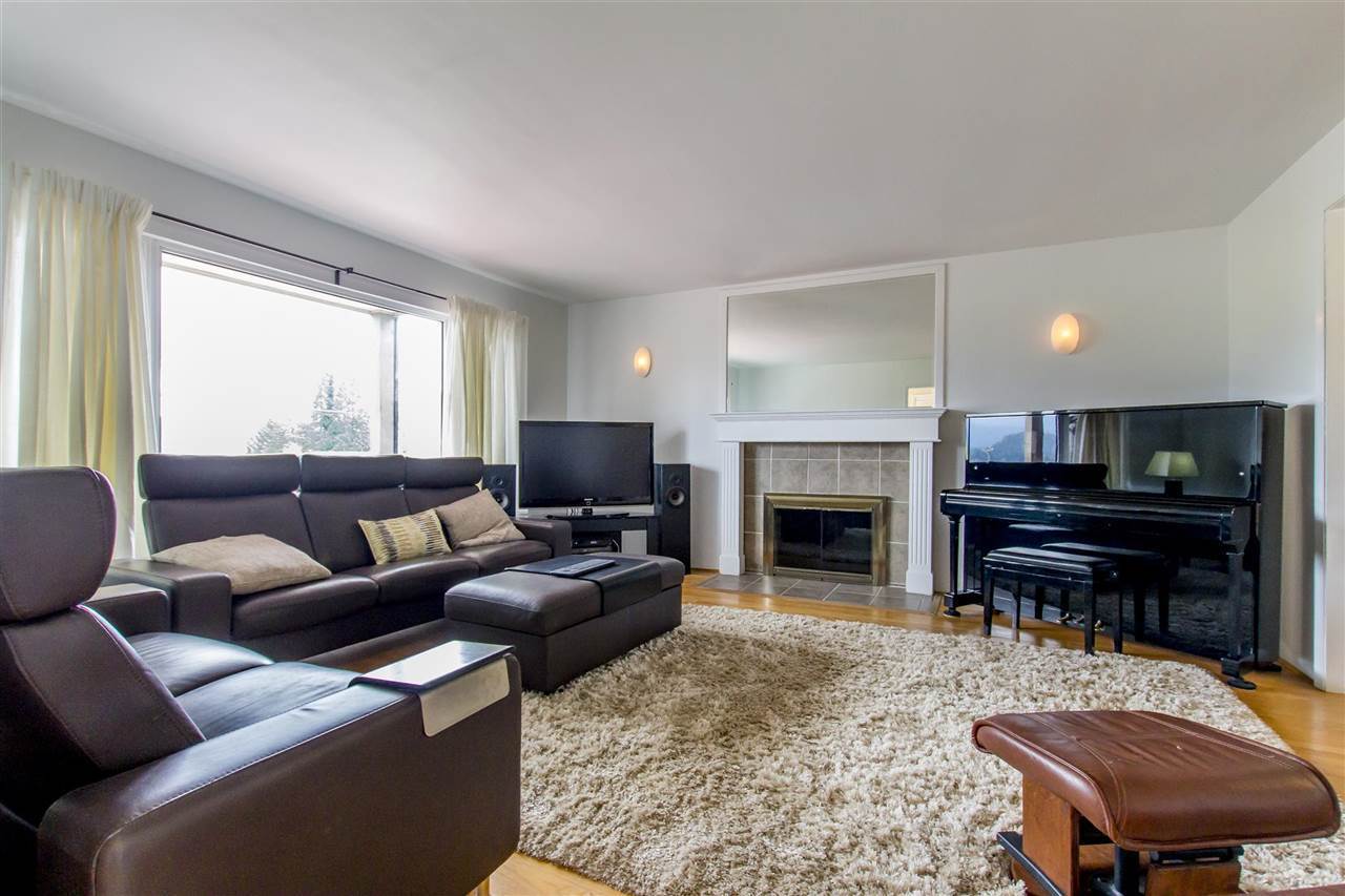 351-beachview-drive-dollarton-north-vancouver-16 at 351 Beachview Drive, Dollarton, North Vancouver 351-beachview-drive-dollarton-north-vancouver-16 at 351 Beachview Drive, Dollarton, North Vancouver